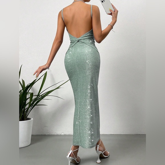 Luxe twist open back bodycon maxi dress - Picture 4 of 5